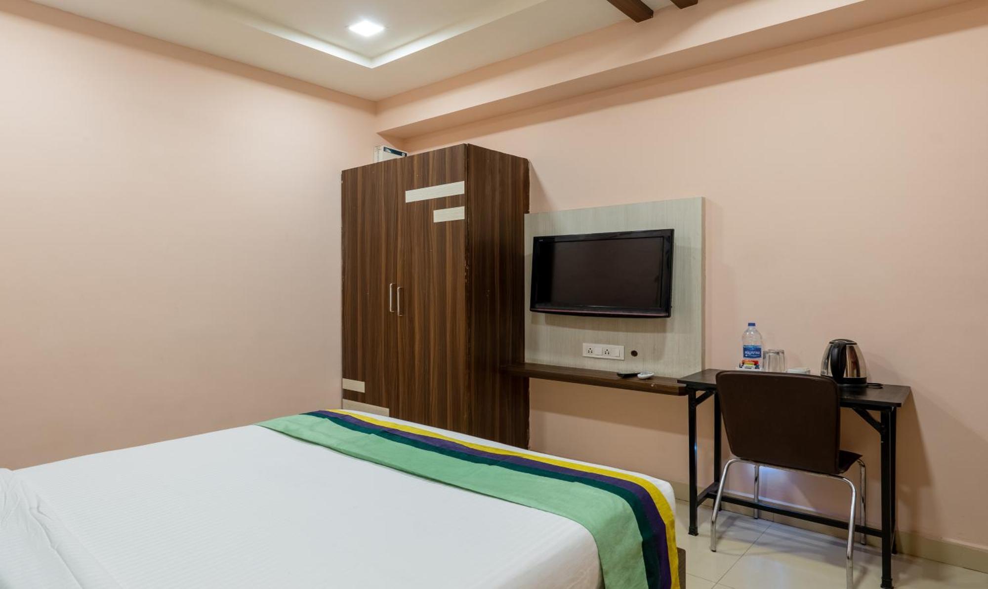 Treebo Eco T Nagar Hotel